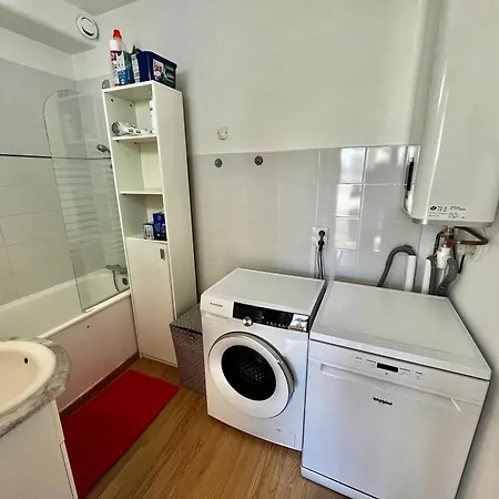 T2 Avec Parking, Climatise A 7 Min De La - Motte Centre - Fr-1-716-36