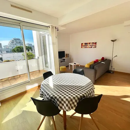 T2 Avec Parking, Climatise A 7 Min De La - Motte Centre - Fr-1-716-36 Apartment