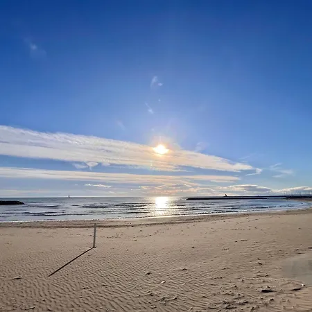 Spacieux 2 Pieces Avec Clim A 7 Min De La Plage, Parking Inclus - Fr-1-716-36